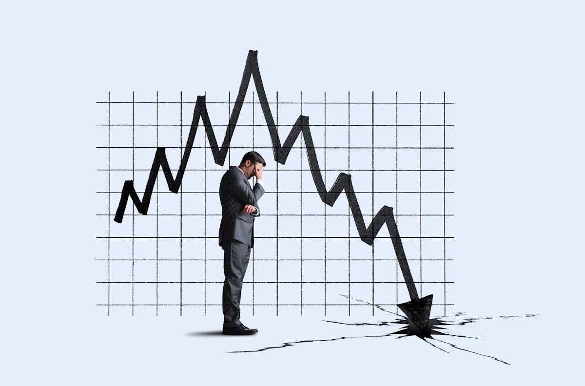 if-a-stock-market-crash-is-coming,-these-3-investing-moves-are-crucial-right-now