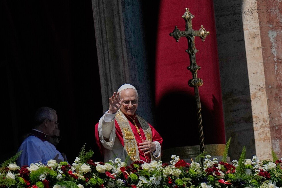 pope-leo-calls-for-hope-amid-global-conflicts-in-first-easter-mass