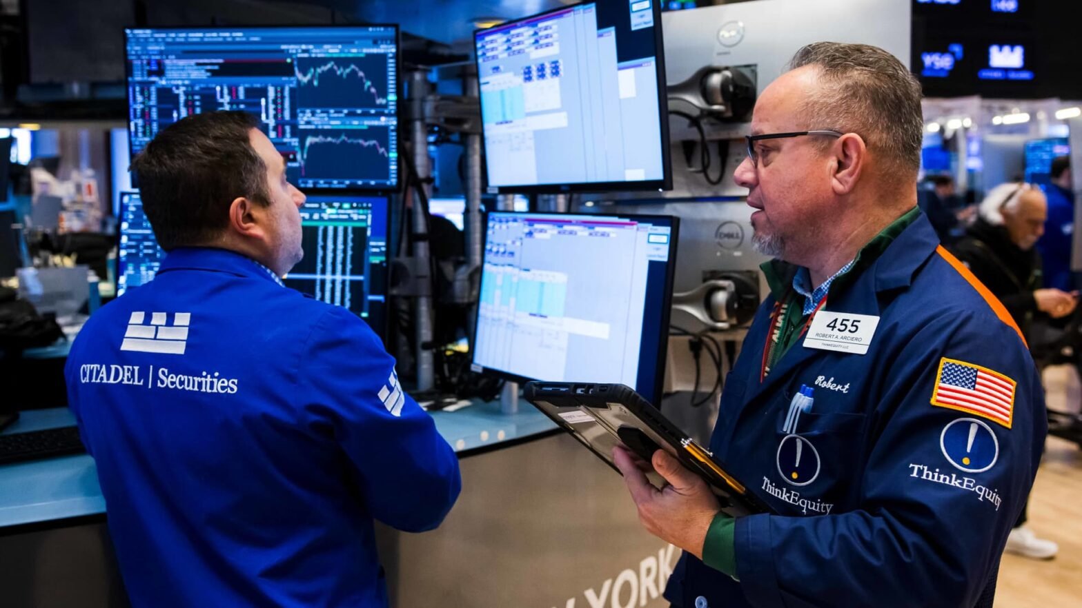 stock-futures-slip-after-a-winning-week-as-oil-prices-tick-higher:-live-updates