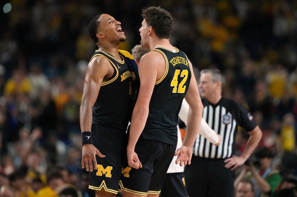 michigan-overpowers-arizona-and-reaches-national-title-game-with-91-73-win