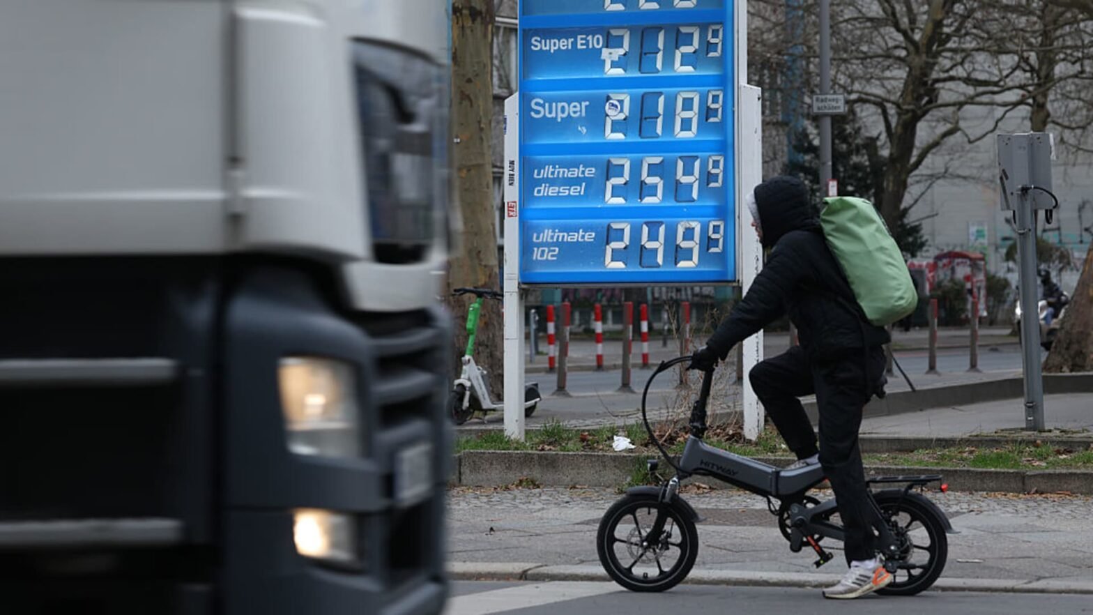 european-stocks-set-to-open-higher-as-iran-war-deadline-unsettles-markets