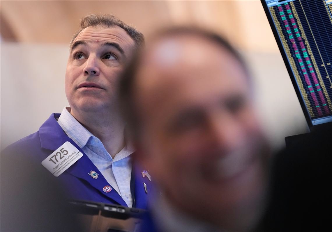 oil-prices-rise-as-us.-stocks-dip,-but-markets-hold-mostly-steady-ahead-of-trump’s-deadline-for-iran