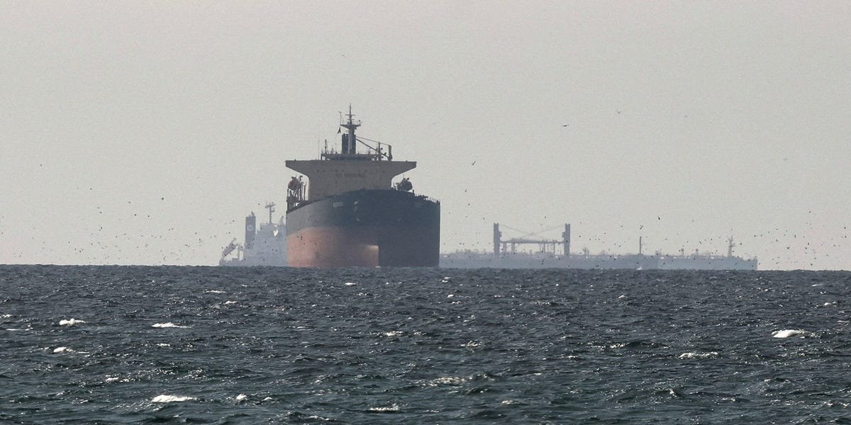 wall-street-cheers-citrini-analyst’s-wild-strait-of-hormuz-report