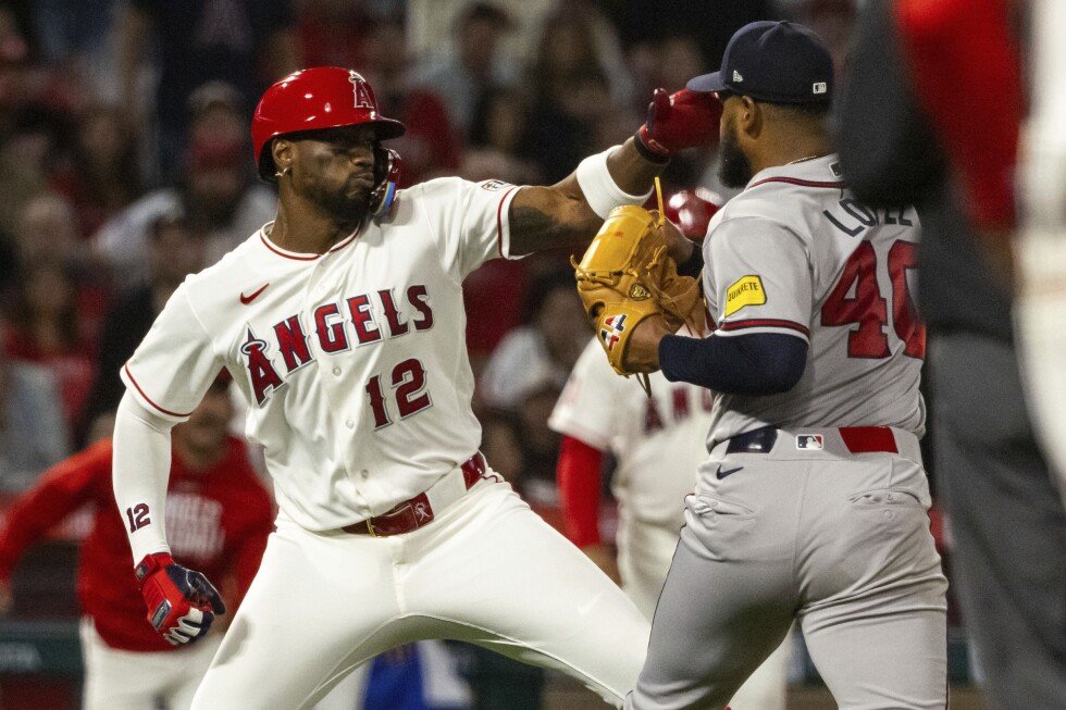 brawl-breaks-out-between-atlanta-pitcher-lopez-and-angels-dh-soler