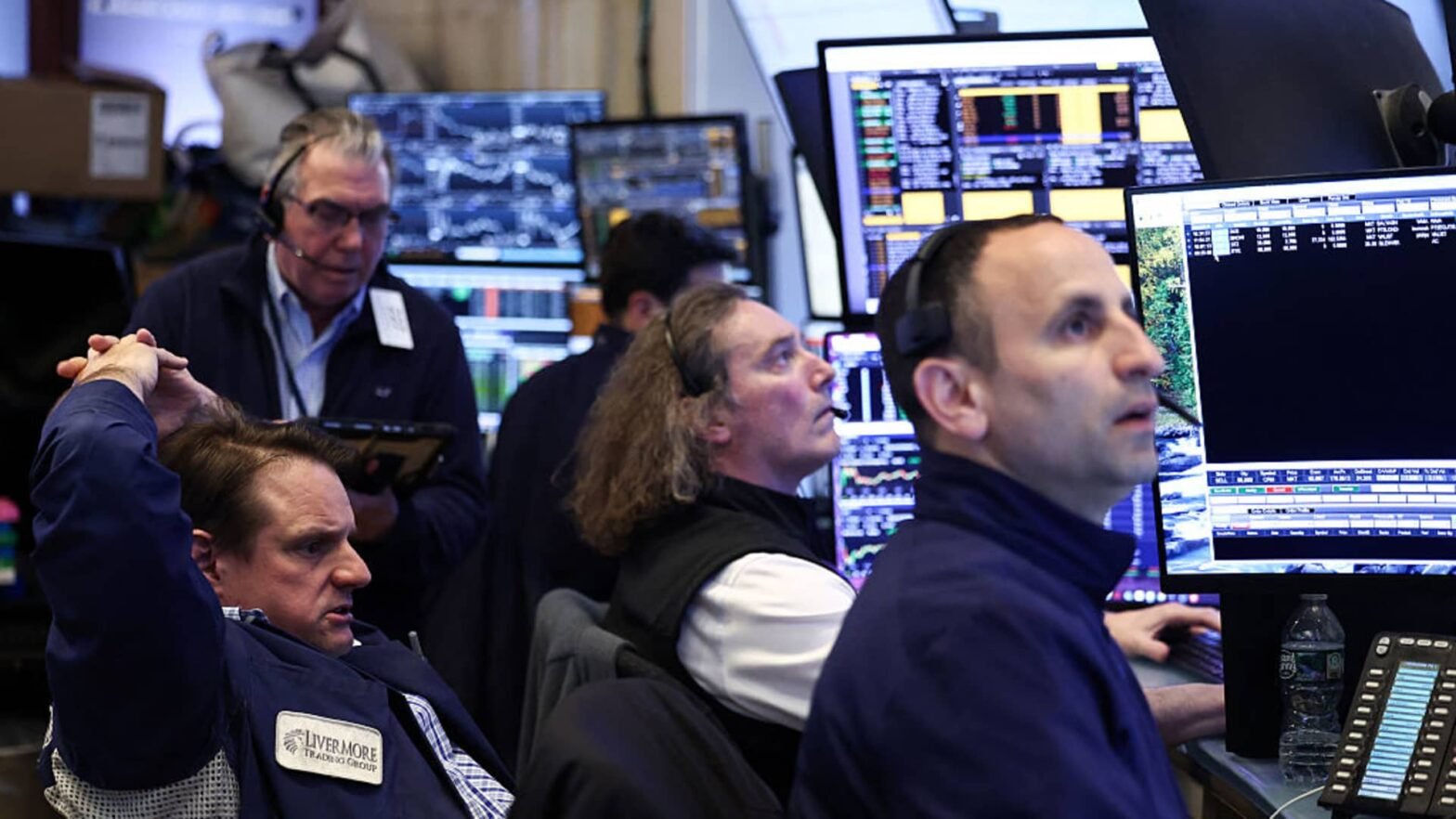 stock-futures-are-little-changed-after-dow-posts-best-day-since-april-2025-following-ceasefire-deal:-live-updates