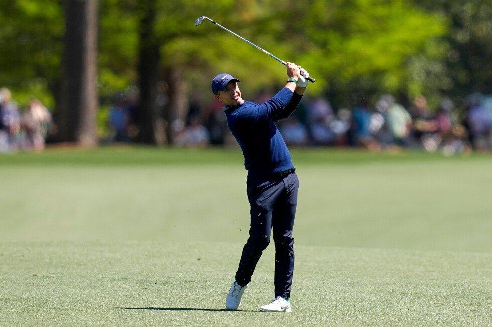 mcilroy-atop-masters-leaderboard-again,-while-dechambeau-and-rahm-will-have-to-fight-to-make-cut
