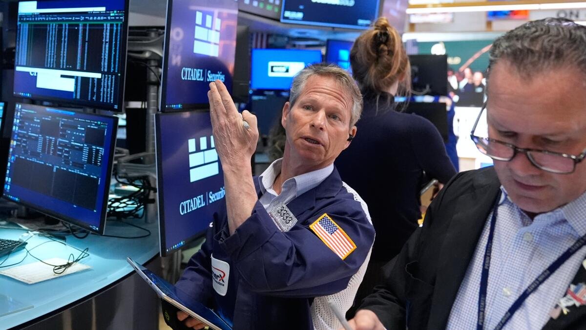 stocks-drift-lower-and-oil-prices-ease-ahead-of-planned-us.-iran-talks