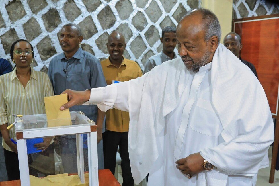 presidente-de-yibuti,-ismail-omar-guelleh,-reelegido-para-un-sexto-mandato