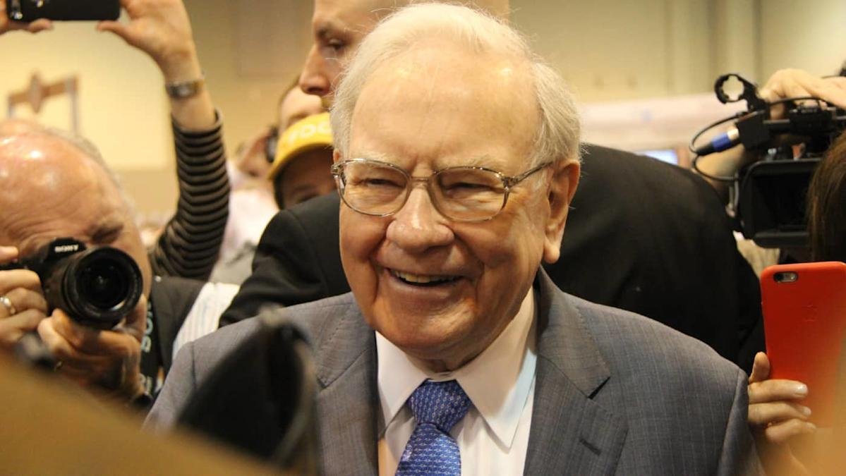 as-markets-seesaw,-i’m-taking-the-warren-buffett-approach-to-building-wealth!