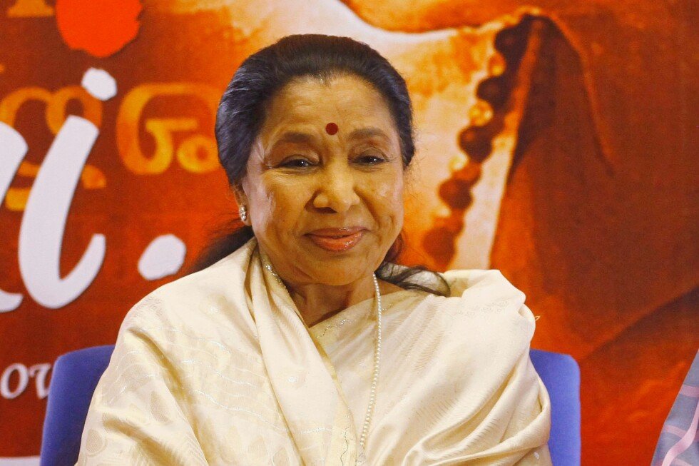asha-bhosle,-iconic-bollywood-voice,-passes-away-in-mumbai-at-92