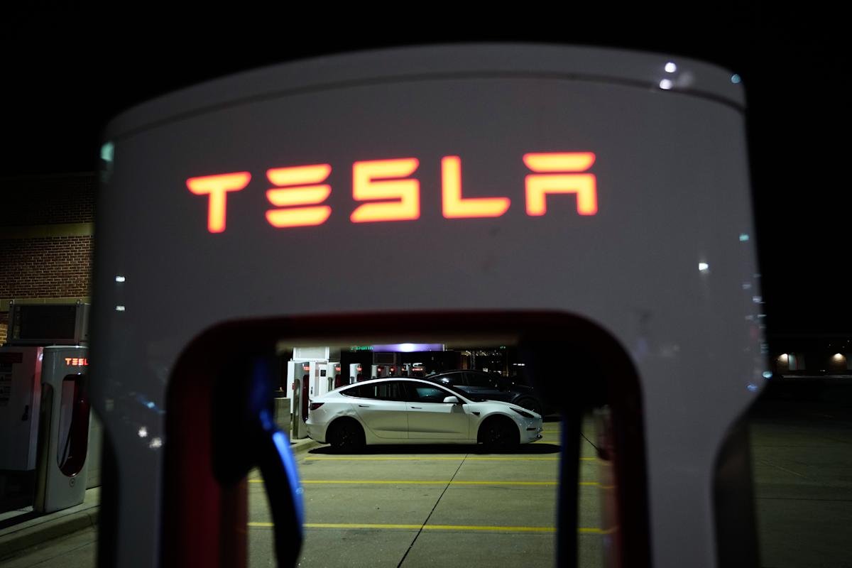 magnificent-7-stocks-are-splitting-again:-chart-of-the-day