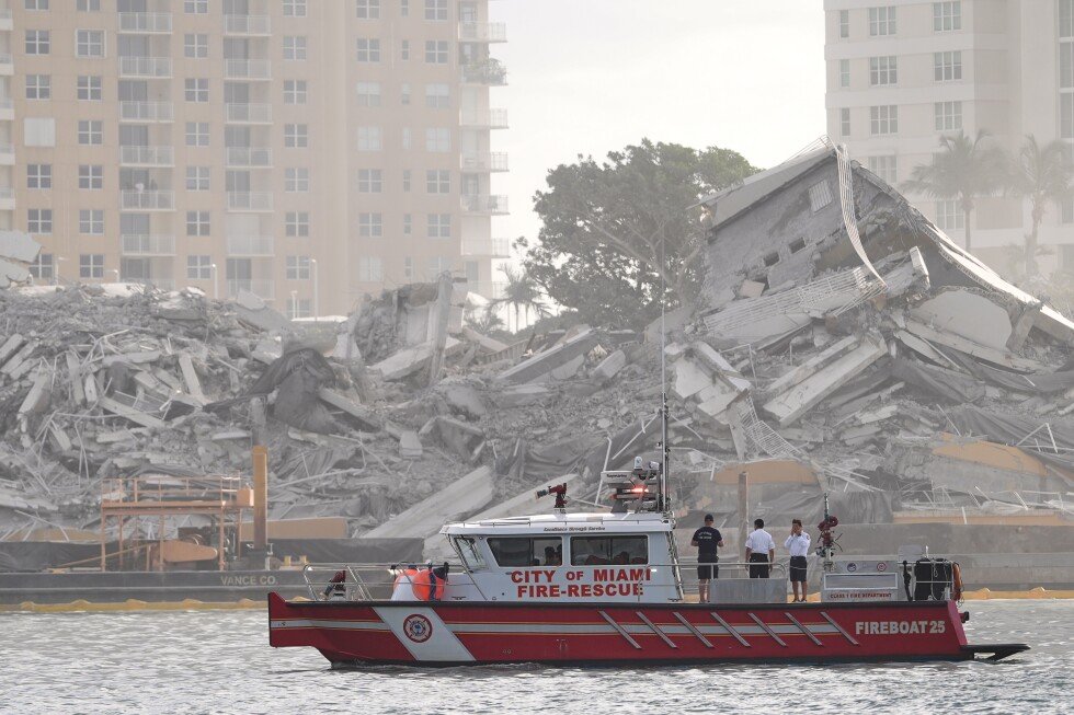 23-story-miami-hotel-is-scheduled-for-implosion