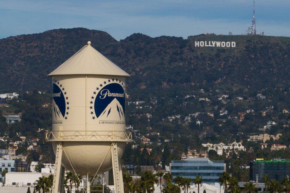 hundreds-in-hollywood-declare-opposition-to-paramount-warner-deal