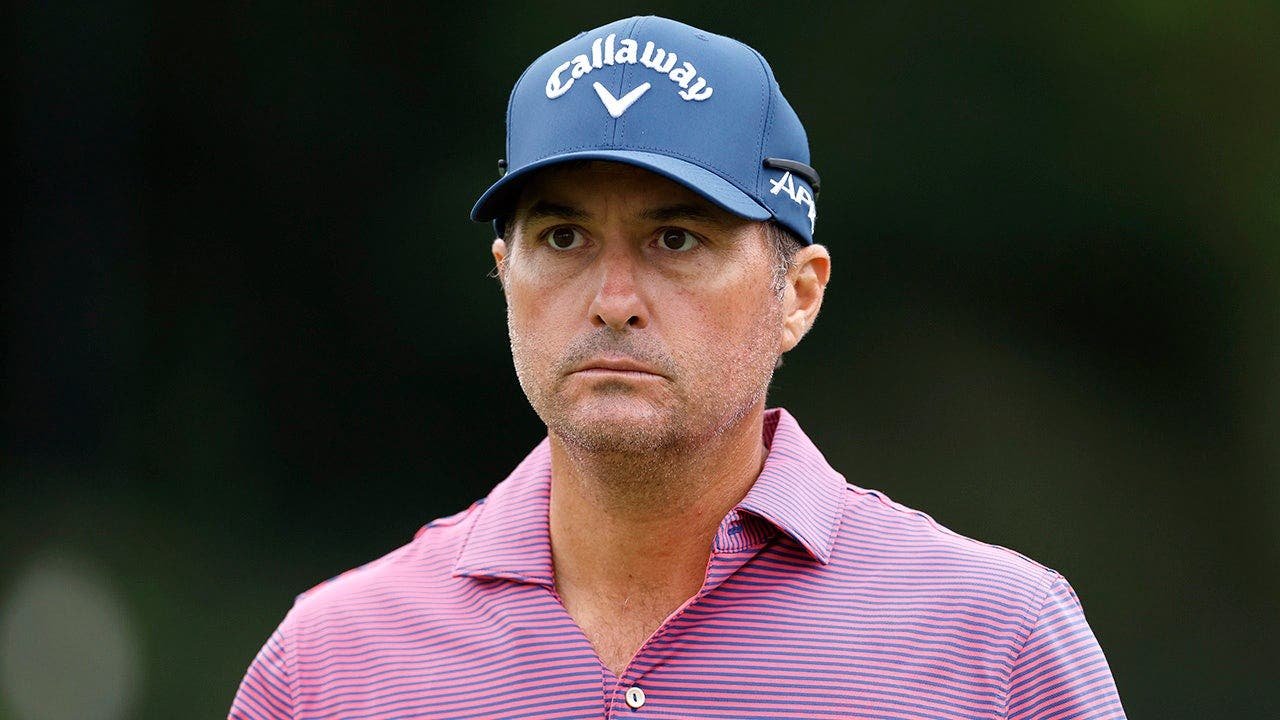 golf-analyst-kevin-kisner-says-cbs-showed-masters-shots-that-‘happened-ten-minutes-ago-all-day’-at-augusta