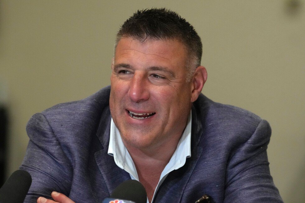 patriots-executive-says-it’s-business-as-usual-for-mike-vrabel-after-viral-photos