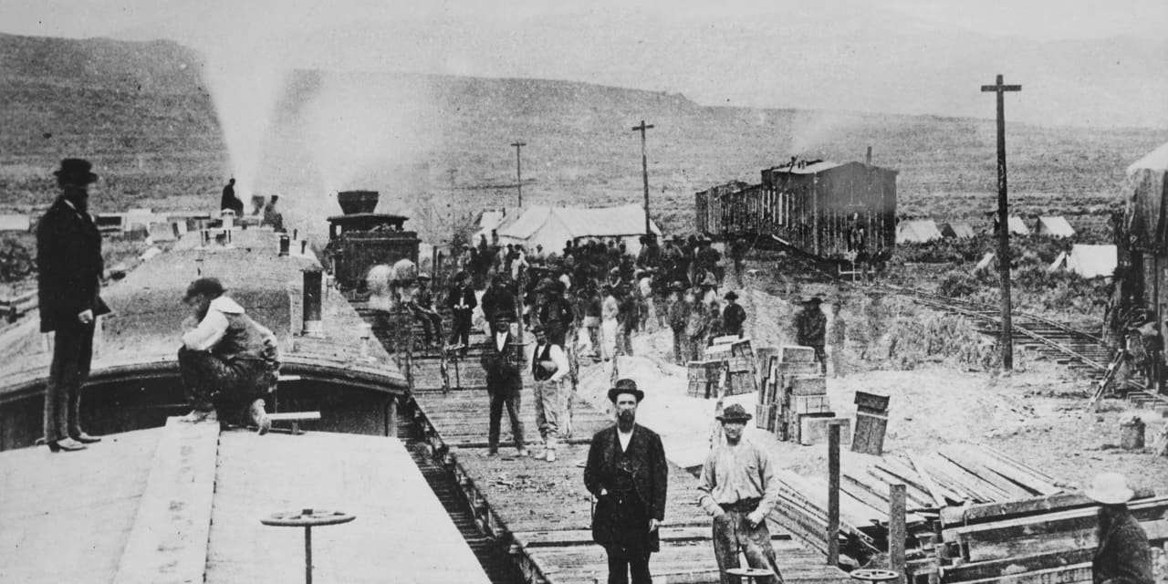 retail-investors-keep-getting-burned-in-the-stock-market-they’re-piling-in-again-now.