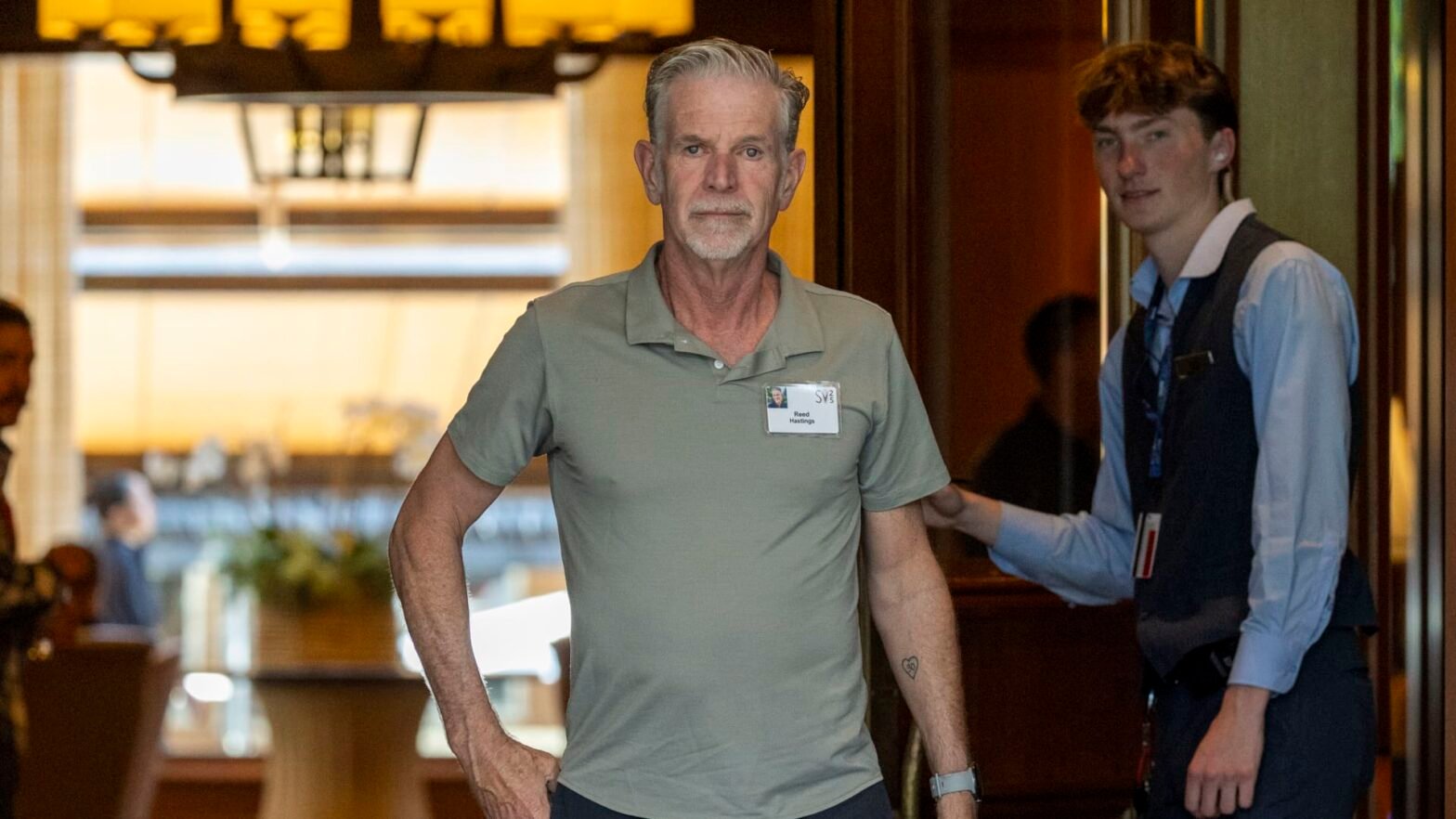 the-nasdaq’s-win-streak,-netflix-earnings,-another-ai-pivot-and-more-in-morning-squawk