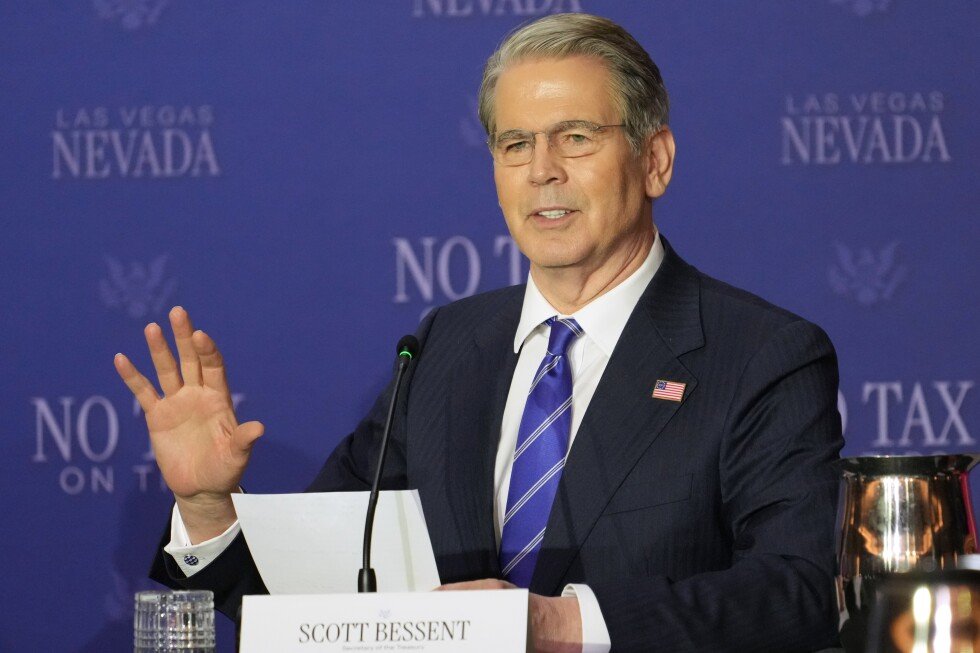 us-extends-waiver-on-russian-oil-sanctions