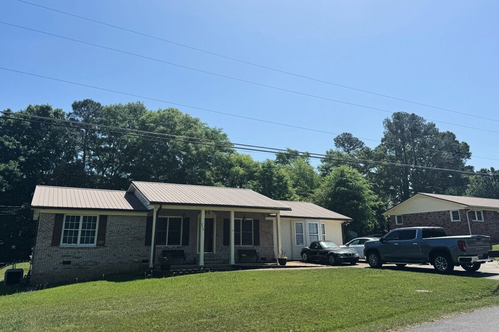 viuda-francesa-de-85-anos-vuelve-a-casa-tras-16-dias-bajo-custodia-del-ice-en-eeuu