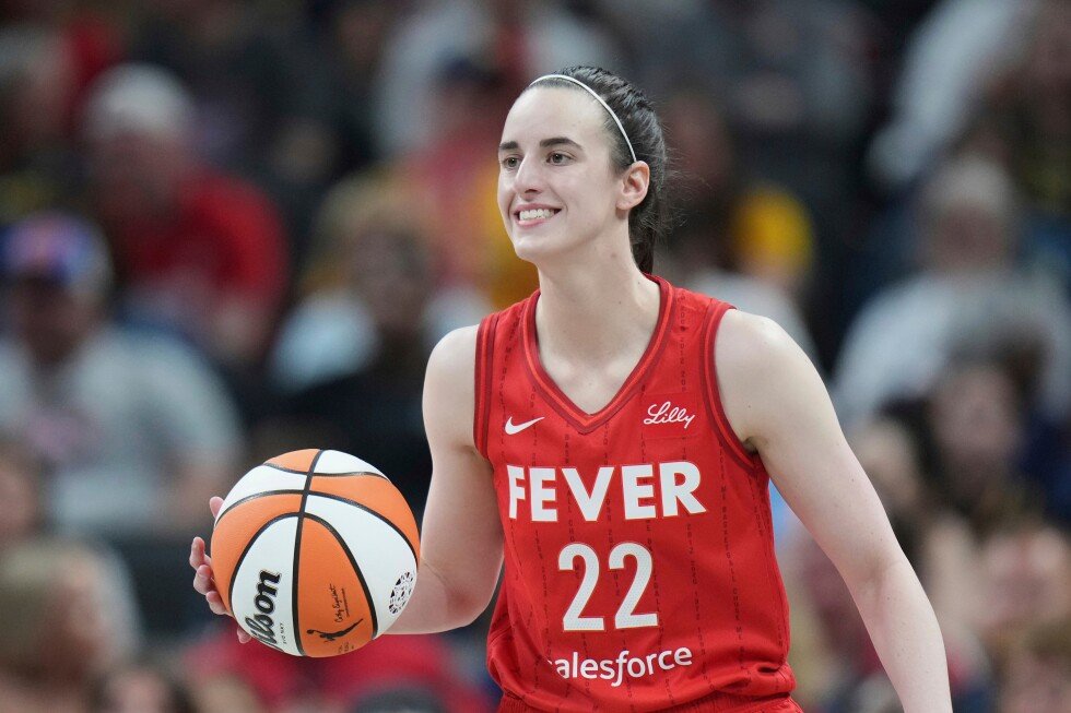 clark-returns-to-practice-as-indiana-fever-open-training-camp