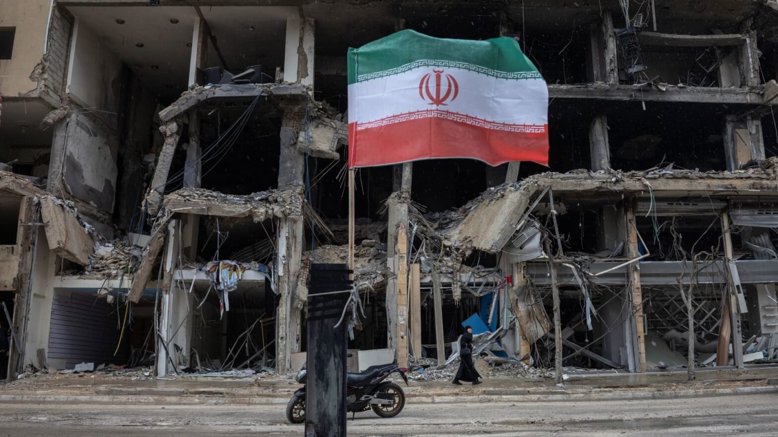 investors-are-misreading-news-about-the-iran-war,-analysts-say-as-markets-whipsaw