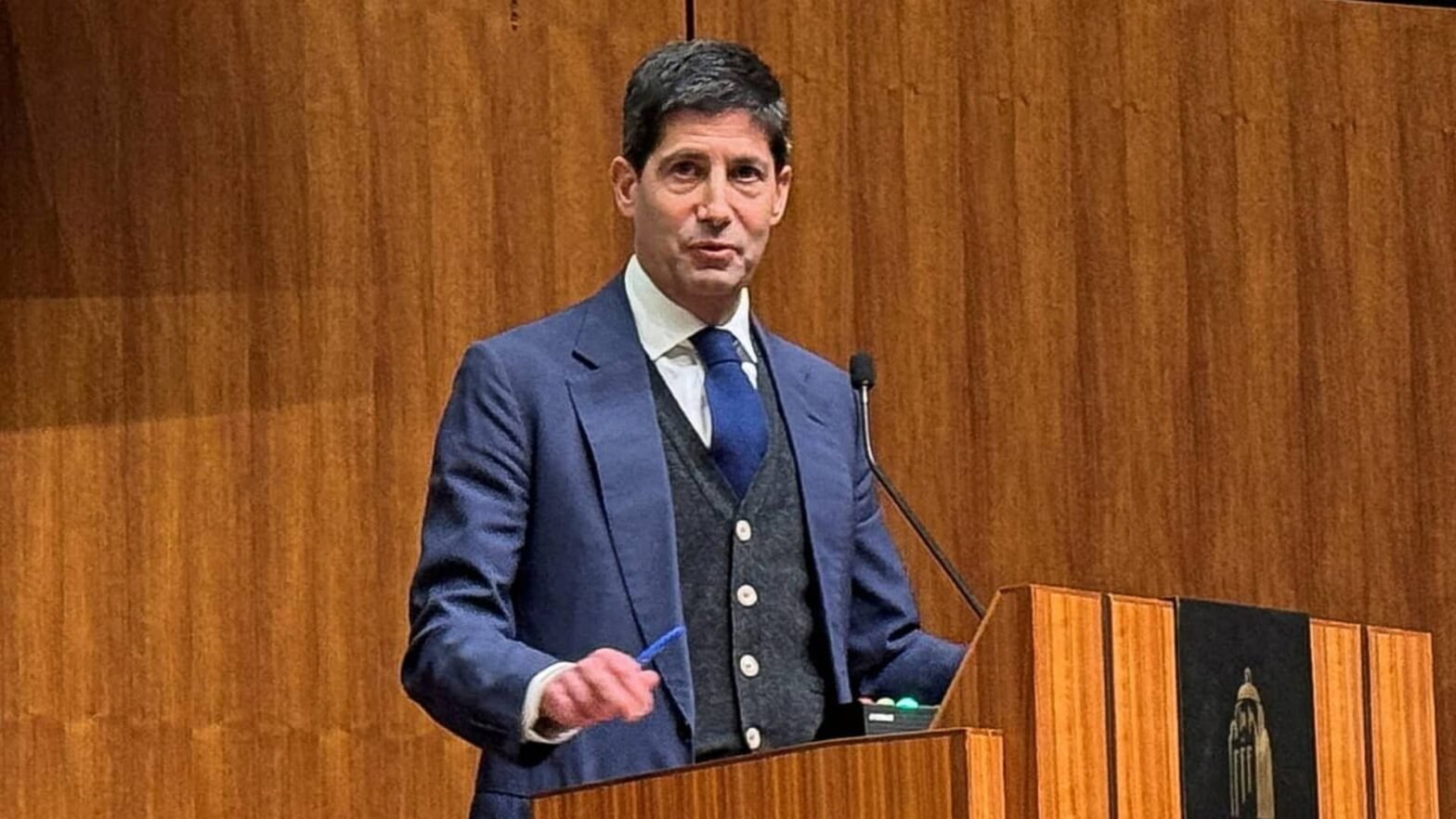 us.-seizes-iranian-flagged-ship,-warsh’s-big-week,-cursor-funding-and-more-in-morning-squawk