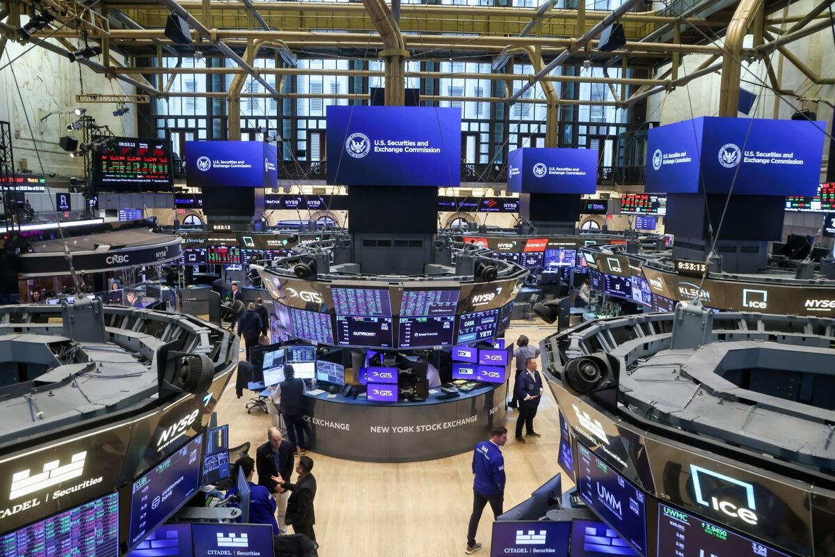 stock-market’s-rally-to-record-high-masks-weak-building-blocks