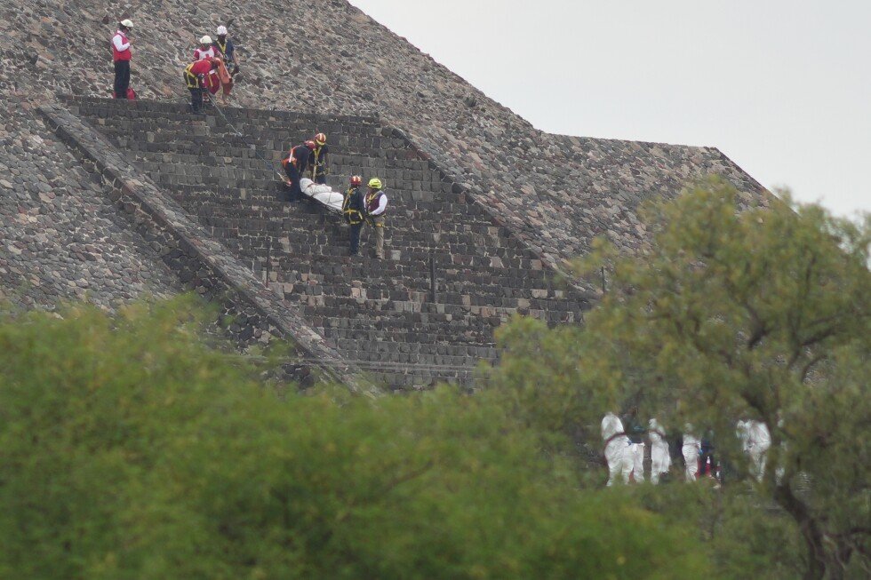 gunman-at-pyramids-north-of-mexico-city-kills-1-canadian-tourist-and-injures-6