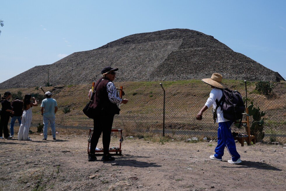 mexico’s-famous-teotihuacan-pyramids-are-closed-after-deadly-shooting