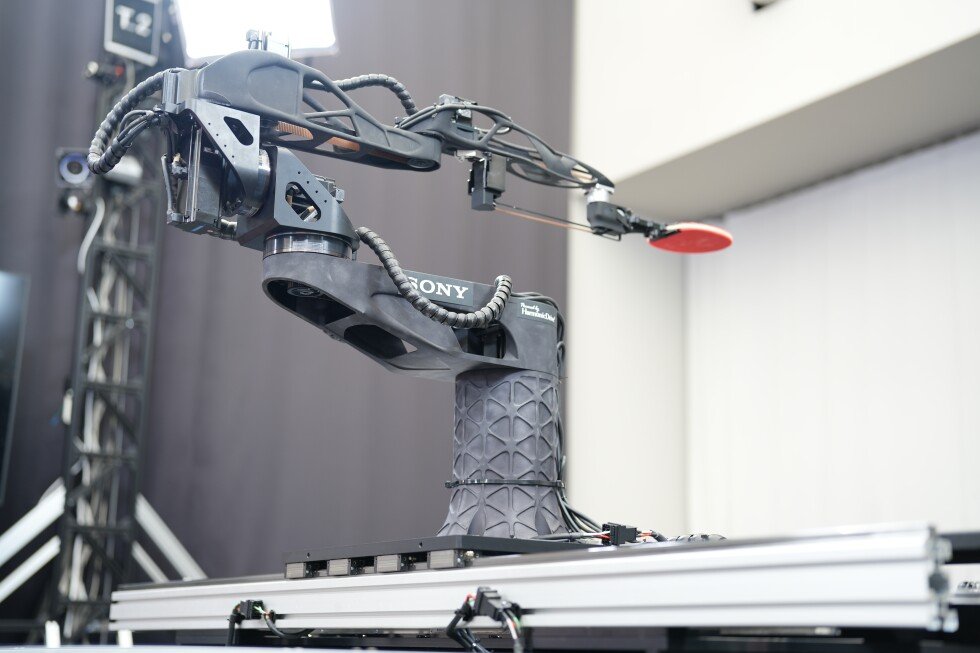 a-robot-sony-built-with-ai-is-defeating-human-pros-at-table-tennis