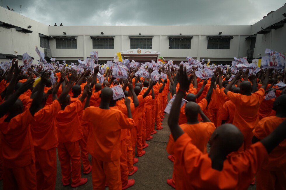 pope-visiting-equatorial-guinea-prison-in-spotlight-after-us-migrant-deportations