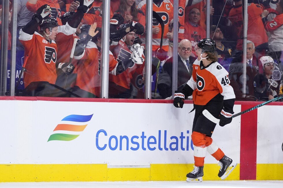 flyers,-penguins-stuff-penalty-box-with-11-players-after-game-3-scrum