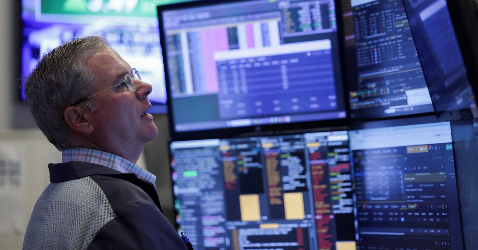 investors-return-to-us-stocks-as-ai,-earnings-growth-feed-fear-of-missing-out