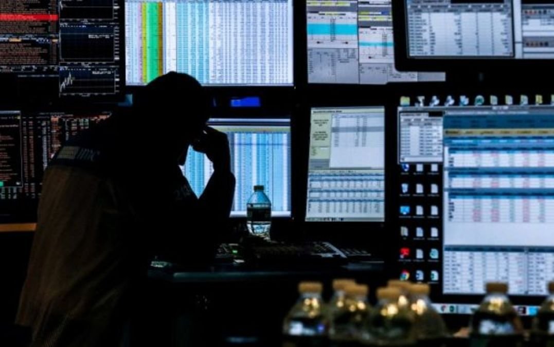 record-breaking-rally-comes-to-an-end:-8-key-items-shaping-the-stock-market-thursday