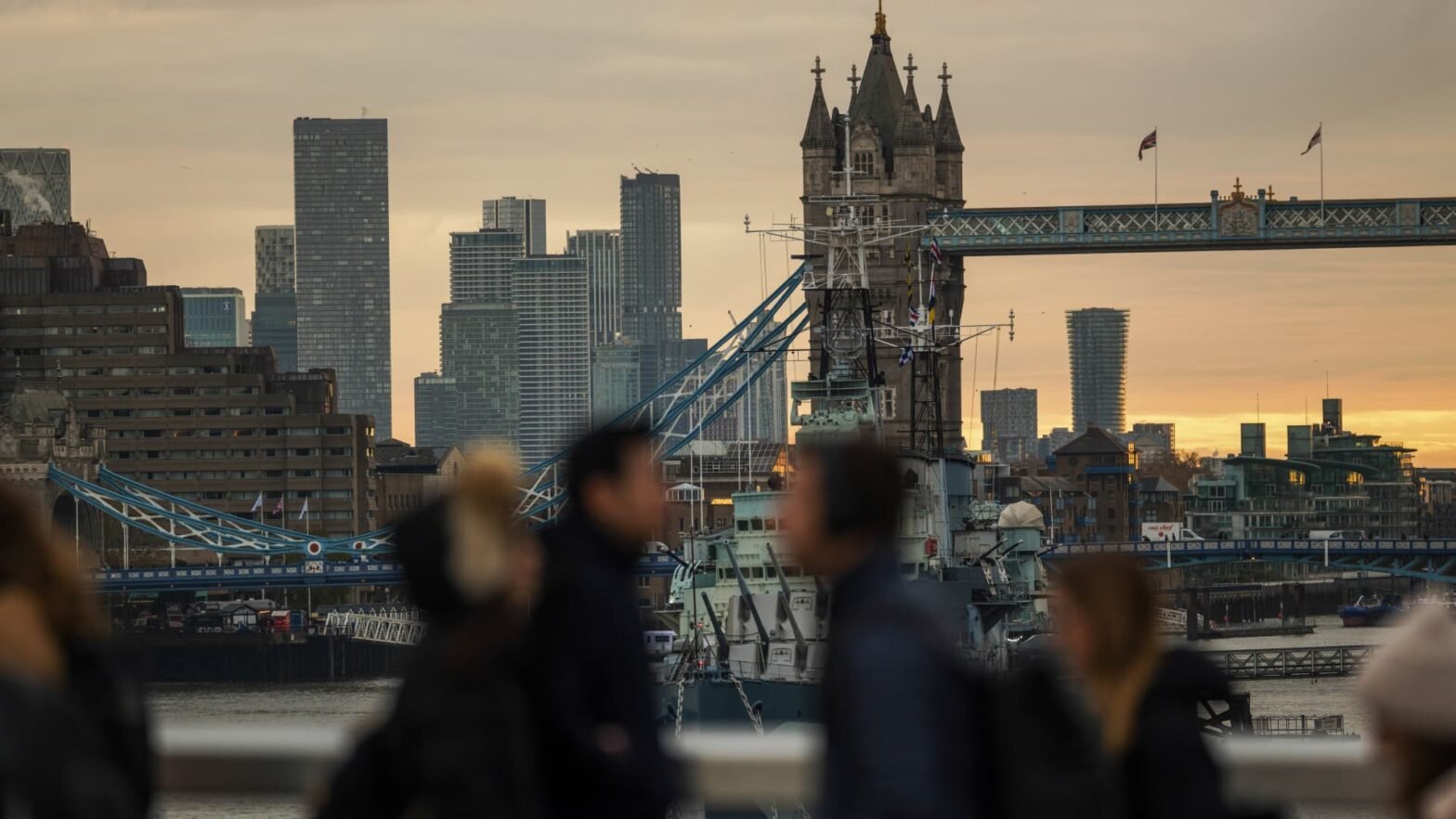 uk-stocks-are-beating-wall-street-—-but-the-iran-war-is-putting-the-winning-streak-at-risk