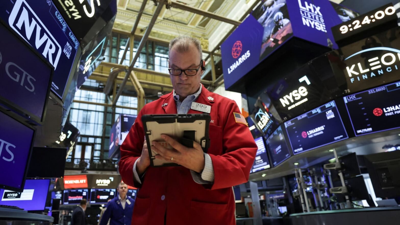 global-stock-markets-are-too-inflated-and-will-fall,-top-bank-of-england-official-warns