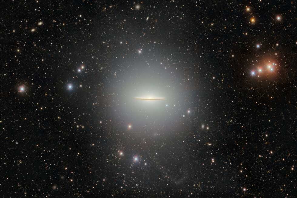 the-wide-brimmed-sombrero-galaxy-is-revealed-in-all-its-splendor