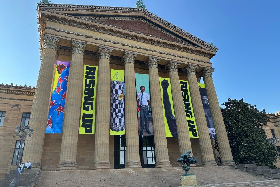 philadelphia-museum-of-art-embraces-rocky-balboa-statue’s-worldwide-appeal