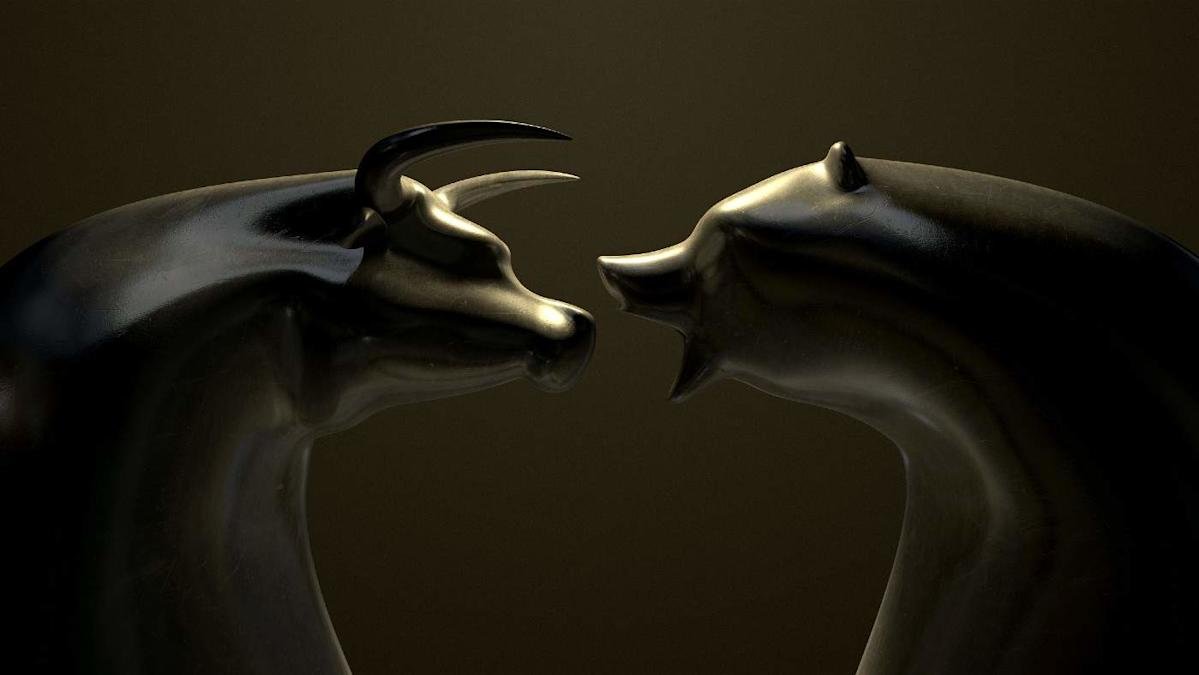 should-i-buy-ftse-100-shares-today,-or-wait-for-the-next-stock-market-crash?