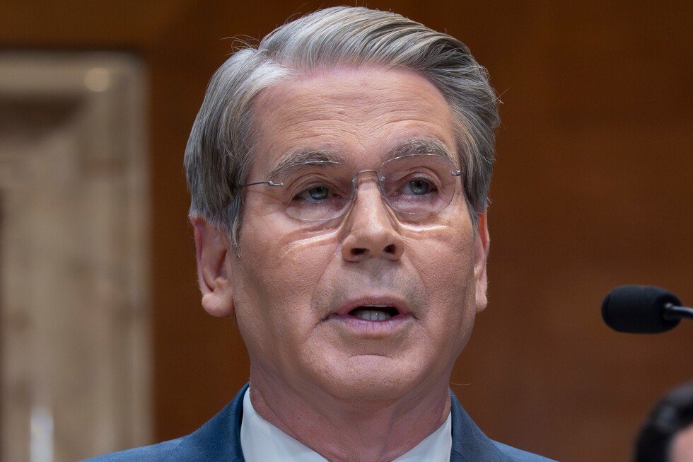 bessent-rules-out-renewal-of-iranian-and-russian-oil-waivers