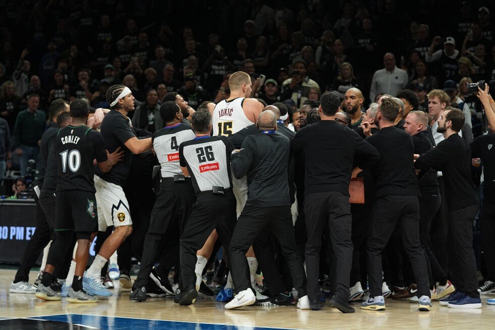 jokic-fined-$50,000,-randle-fined-$35,000-for-nuggets-wolves-incident