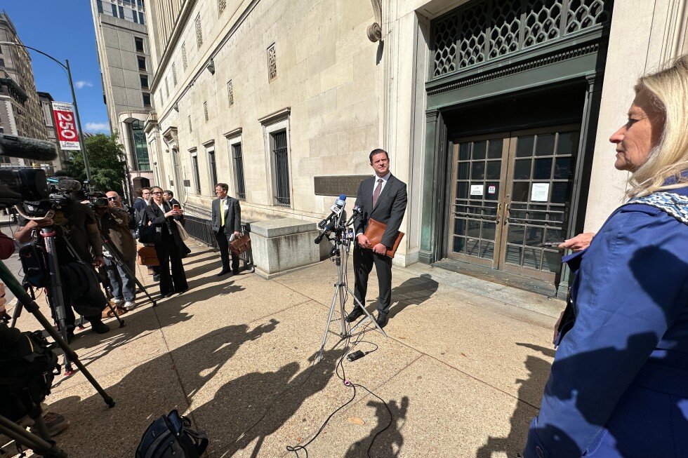 virginia-supreme-court-weighs-whether-to-block-new-us-house-districts