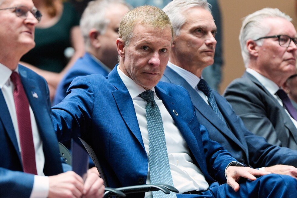 united-ceo-calls-a-potential-united-american-merger-‘incredible’-as-american-shuts-the-door