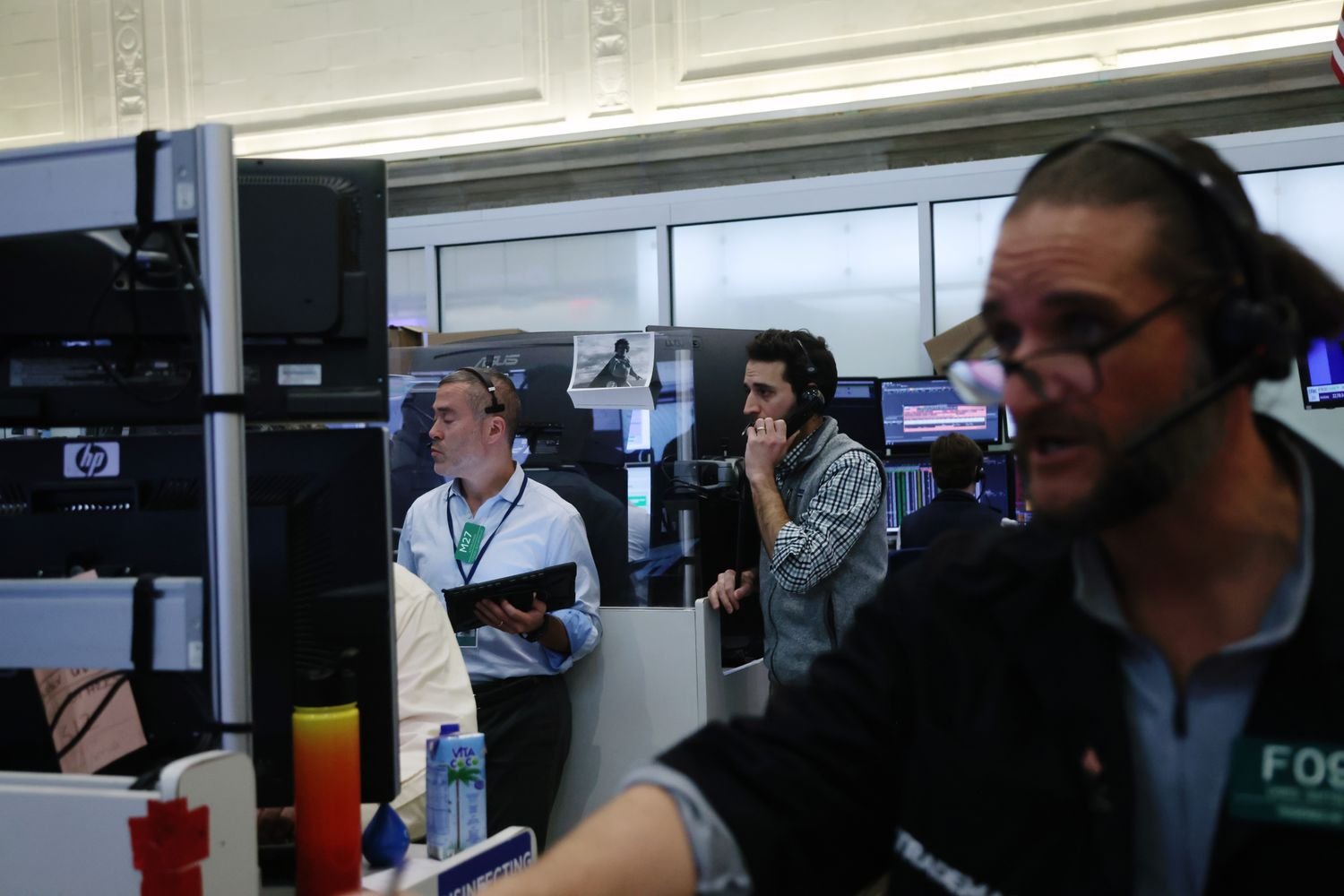 stock-market-today:-s&p-500,-nasdaq-pull-back-from-records-on-busy-earnings-day-as-tech-stocks-fall;-oil-surges-further-as-us-mulls-iran-offer