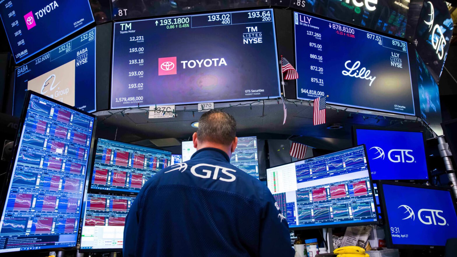 s&p-500-futures-are-flat-as-wall-street-looks-ahead-to-‘mag-7’-earnings-and-fed-decision:-live-updates