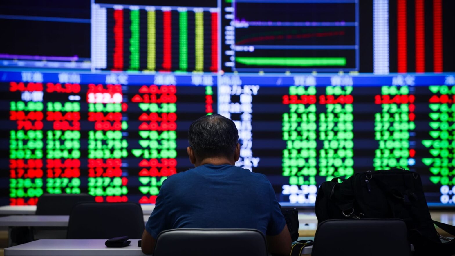 emerging-market-stocks-hit-record-high-as-asian-chipmakers-surge