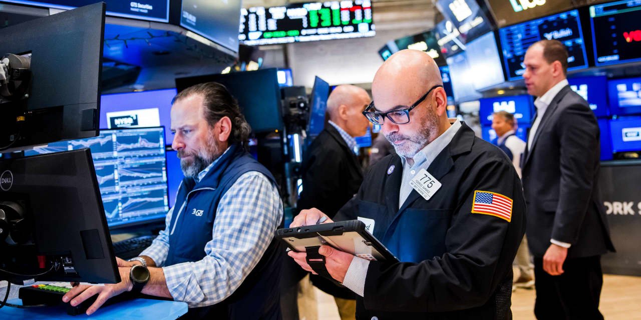 these-stocks-are-today’s-movers:-alphabet,-meta,-microsoft,-amazon,-qualcomm,-and-more