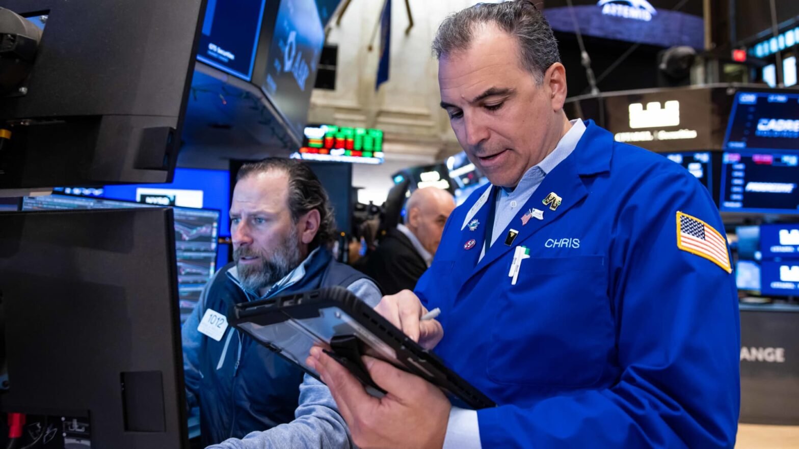 stock-futures-are-little-changed-after-the-s&p-500-hits-a-record-to-wrap-april’s-trading:-live-updates