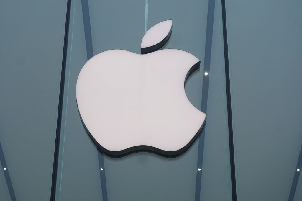 s&p-500-hits-new-high-on-apple-earnings:-stock-market-today