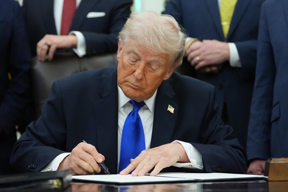trump-says-he’ll-place-25%-tariff-on-autos-from-eu